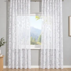 Luftige Eleganz mit floralem Charme